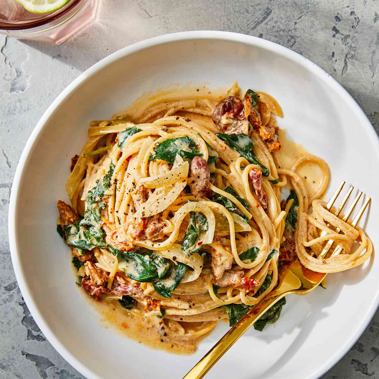 Spaghetti & Spinach with Sun-Dried Tomato Cream Sauce: Fast Pasta Dinner with Rich Flavor
