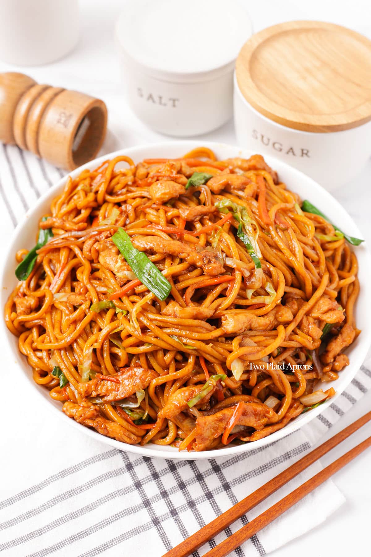 Chicken Lo Mein with Garlicky Egg Noodles and Savory Sauce