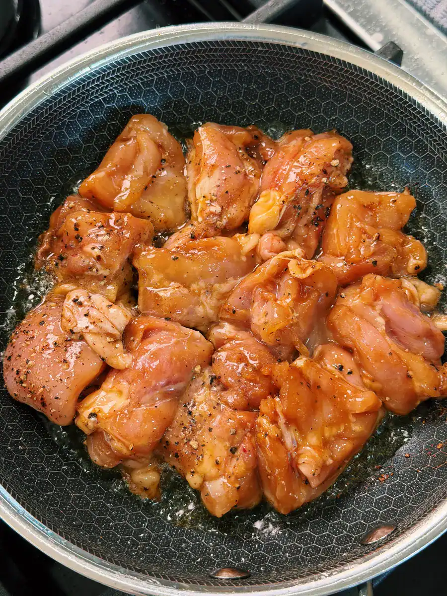 Easy Oyakodon: Japanese Chicken and Egg Rice Bowl With Silky Dashi Sauce