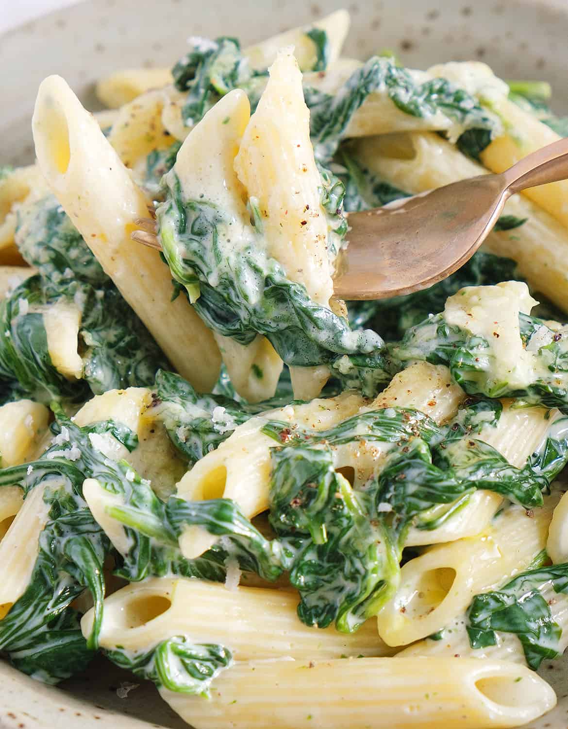 Pasta with Spinach Sauce: Creamy Garlic Parmesan Weeknight Dinner