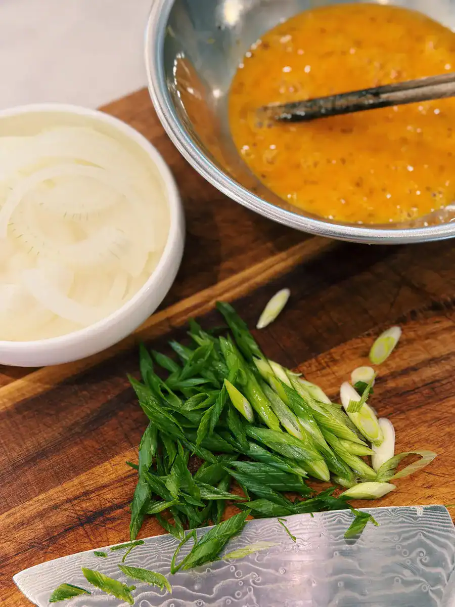 Easy Oyakodon: Japanese Chicken and Egg Rice Bowl With Silky Dashi Sauce