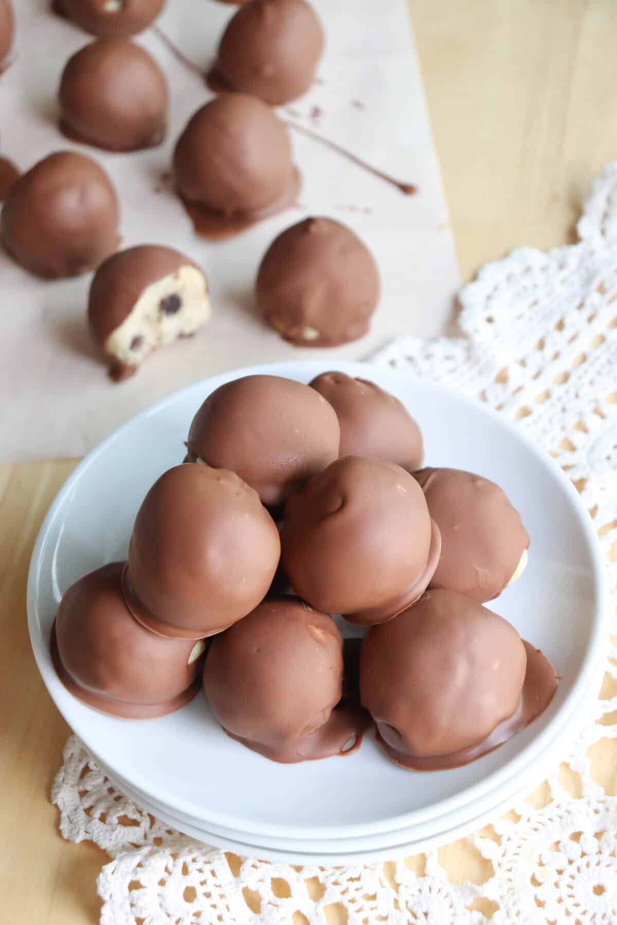 Cottage Cheese Protein Balls: Smooth, Sweet Snack Packed with Protein