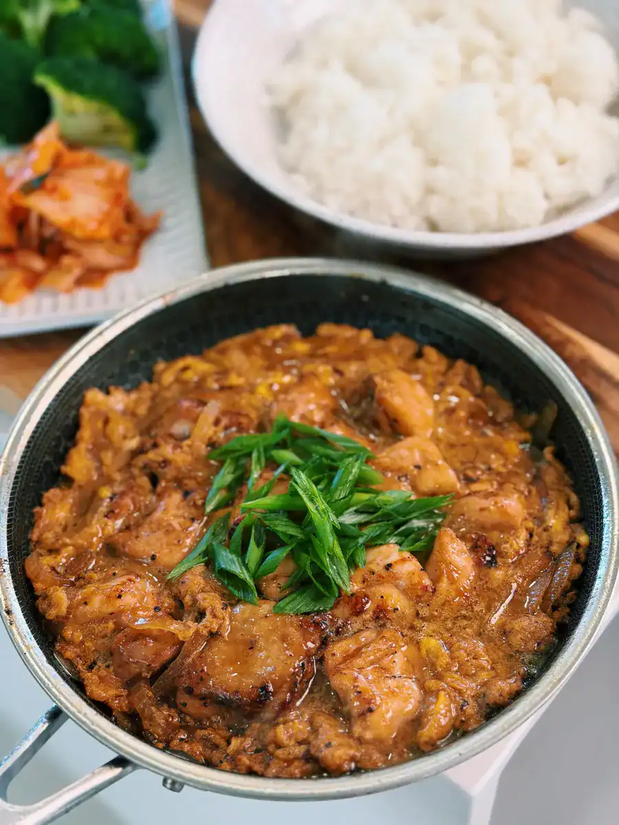 Easy Oyakodon: Japanese Chicken and Egg Rice Bowl With Silky Dashi Sauce