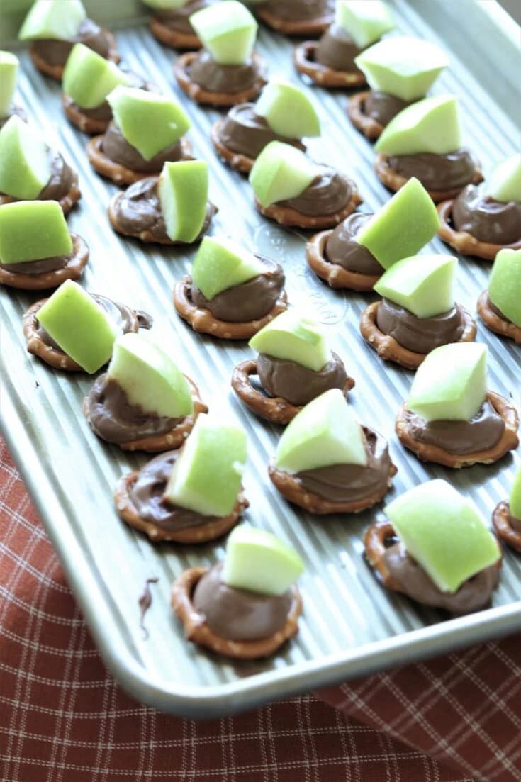 Caramel Apple Bites with Tart Granny Smith Apples and Pretzel Crunch