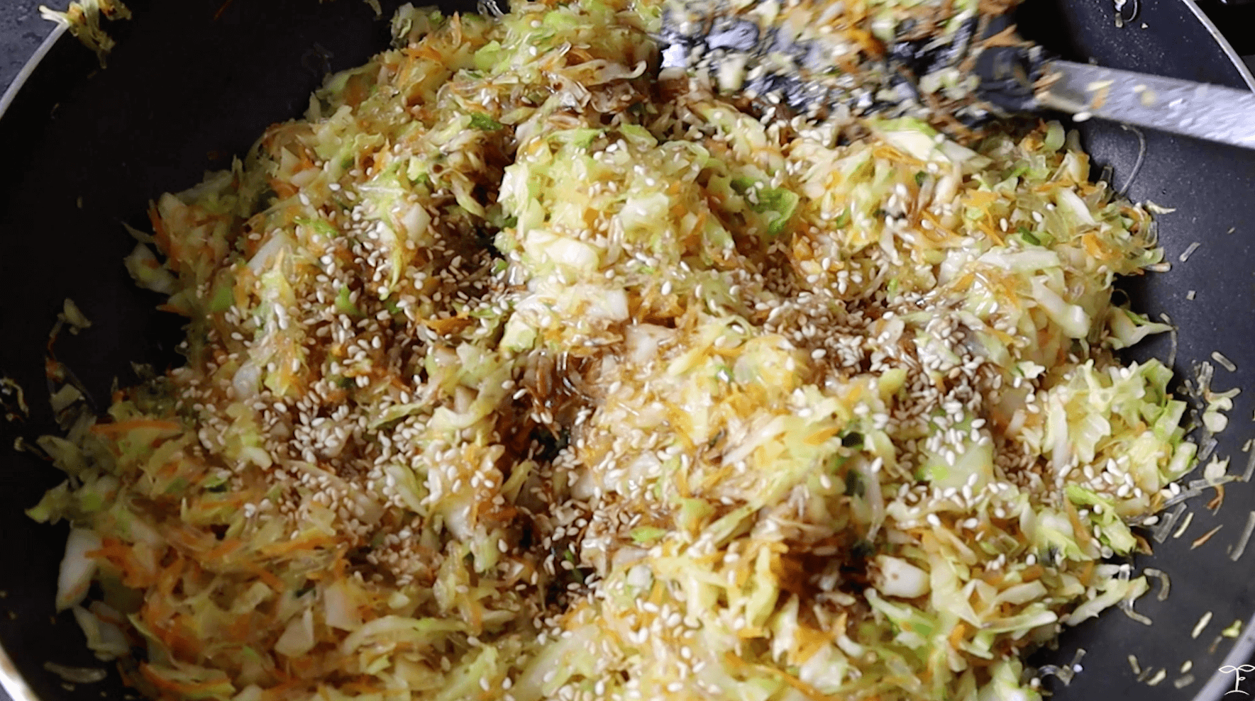 Pan-Fried Cabbage and Noodle Buns with Crisp Golden Crusts