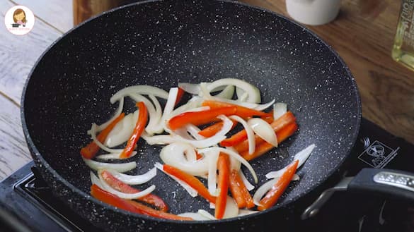 Crispy Chilli Beef with Sweet Chilli Sauce