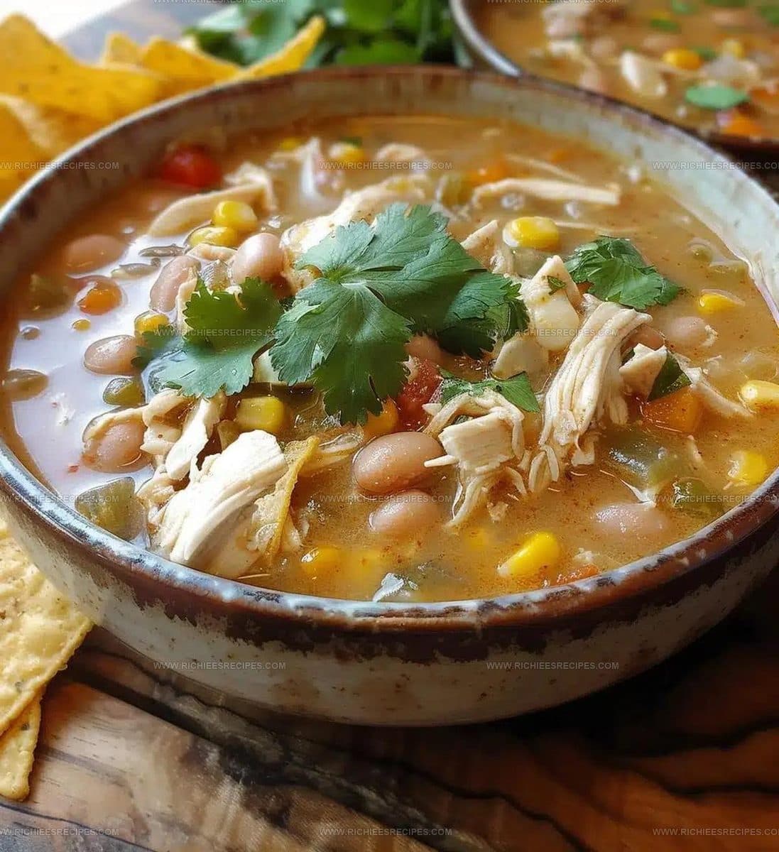 Hearty White Chicken Chili with Cream Cheese: A Cozy Family Favorite